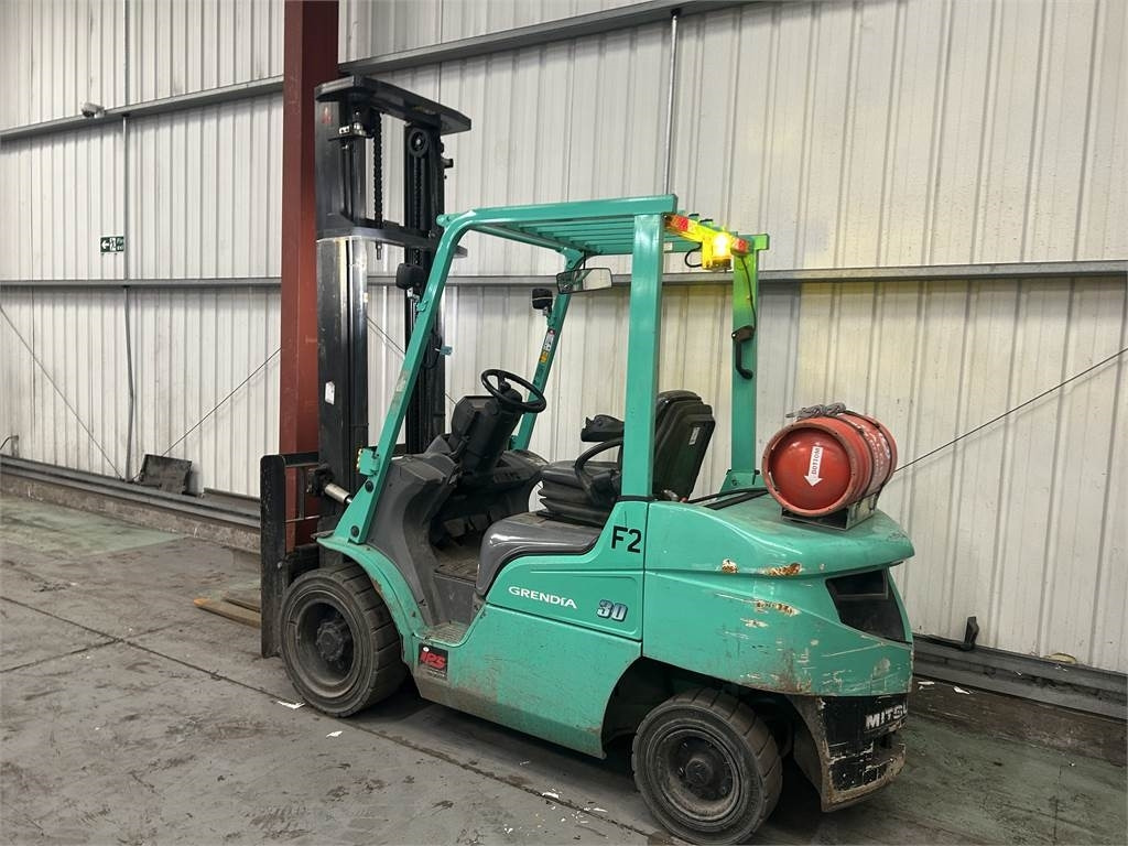 Mitsubishi FG30NT - رافعة شوكية تعمل بالغاز: صور 3 Mitsubishi FG30NT - رافعة شوكية تعمل بالغاز: صور 3
