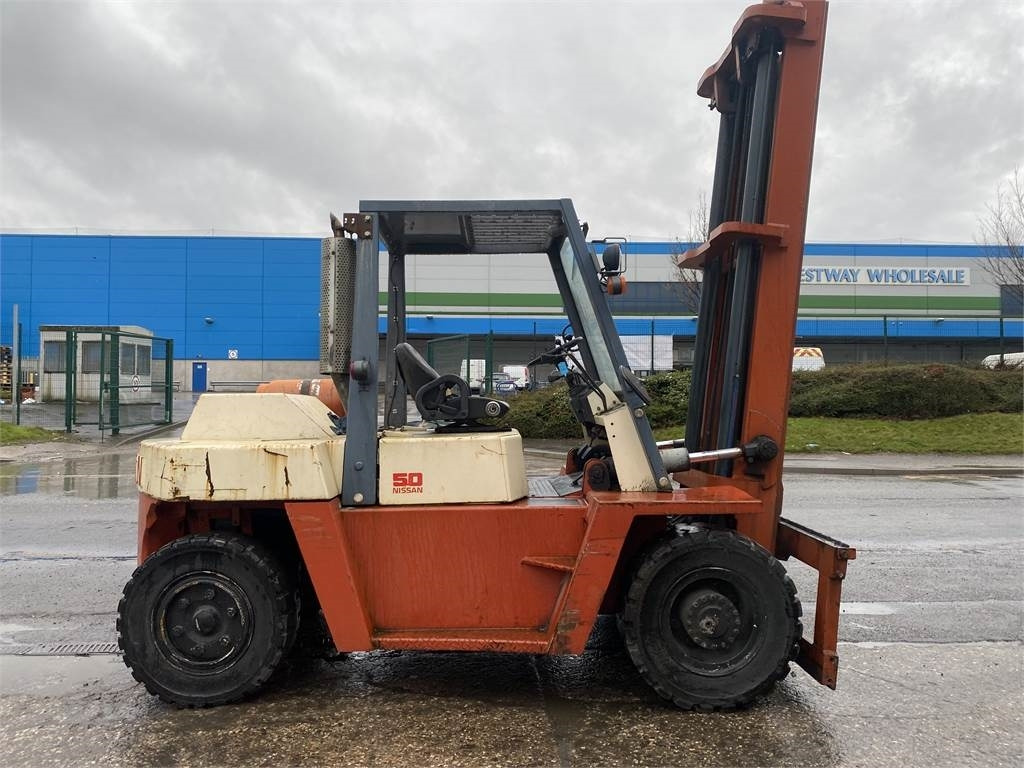 Nissan BF05H50U - رافعة شوكية ديزل: صور 4 Nissan BF05H50U - رافعة شوكية ديزل: صور 4