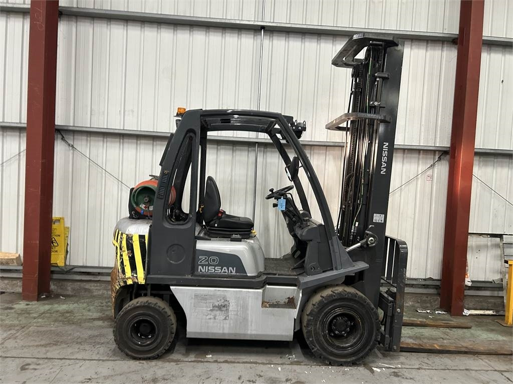 Nissan U1D2A20LQ - رافعة شوكية تعمل بالغاز: صور 5 Nissan U1D2A20LQ - رافعة شوكية تعمل بالغاز: صور 5