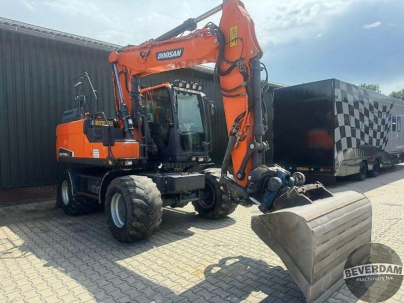 Doosan DX140W - حفارات زحافة: صور 2 Doosan DX140W - حفارات زحافة: صور 2