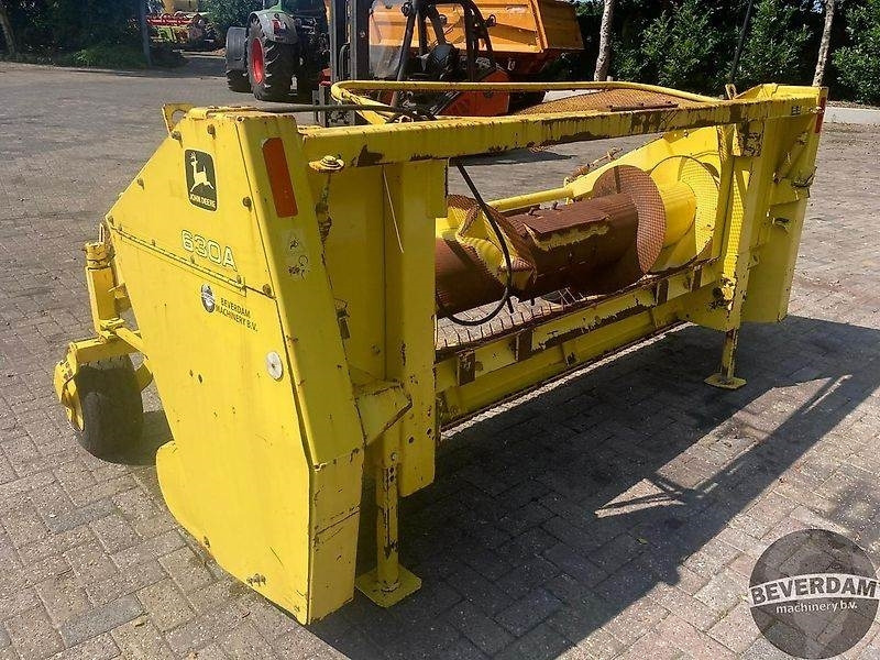 John Deere 630 A - معدات آلة حصاد: صور 5 John Deere 630 A - معدات آلة حصاد: صور 5