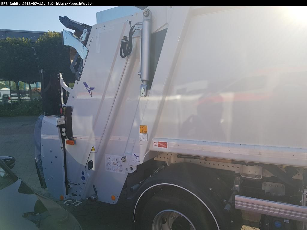 FUSO Canter 9C18 AMT 4x2 HS HL 8,5 t Olympus M - شاحنة القمامة: صور 2 FUSO Canter 9C18 AMT 4x2 HS HL 8,5 t Olympus M - شاحنة القمامة: صور 2