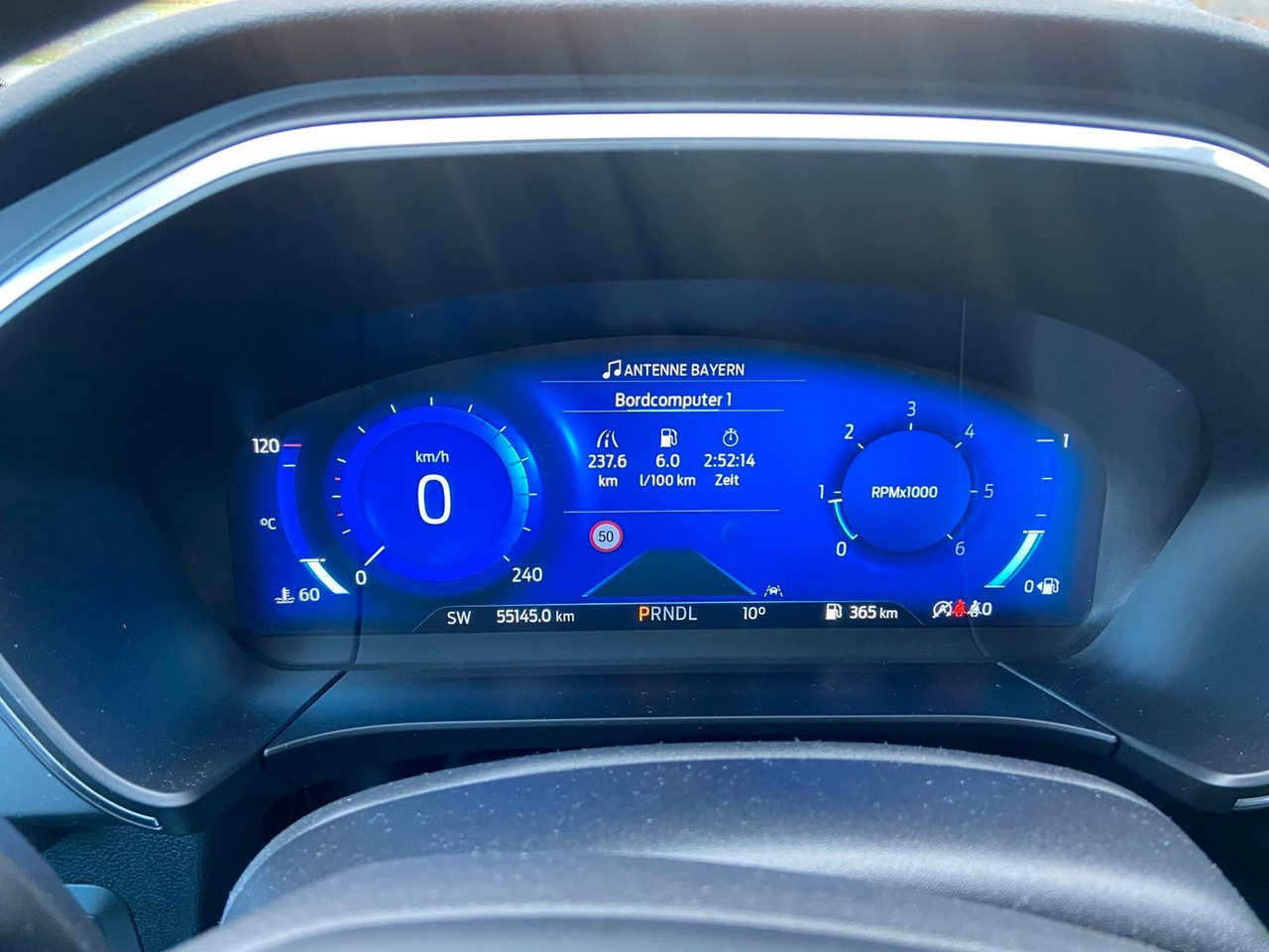 Ford Kuga Titanium 4X4 AWD - سيارة دفع رباعي: صور 2 Ford Kuga Titanium 4X4 AWD - سيارة دفع رباعي: صور 2