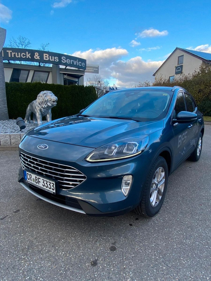 Ford Kuga Titanium 4X4 AWD - سيارة دفع رباعي: صور 1 Ford Kuga Titanium 4X4 AWD - سيارة دفع رباعي: صور 1