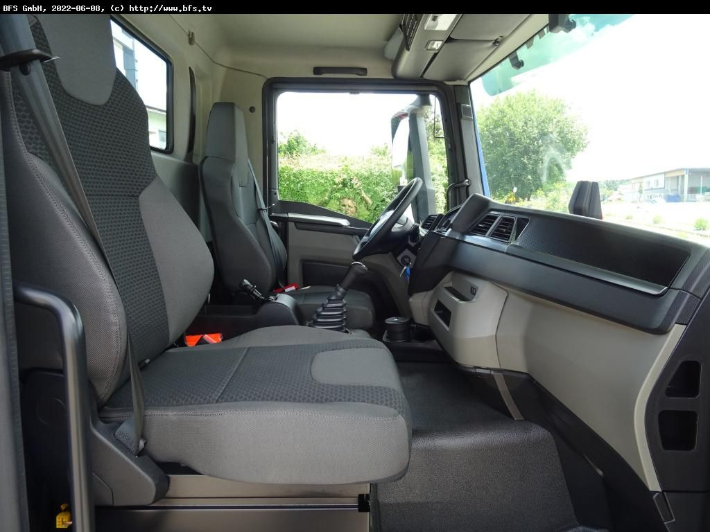 MAN TGL (TG3) 8.220 4x2 BB CH TG3, Schalter - قلاب صغير: صور 3 MAN TGL (TG3) 8.220 4x2 BB CH TG3, Schalter - قلاب صغير: صور 3