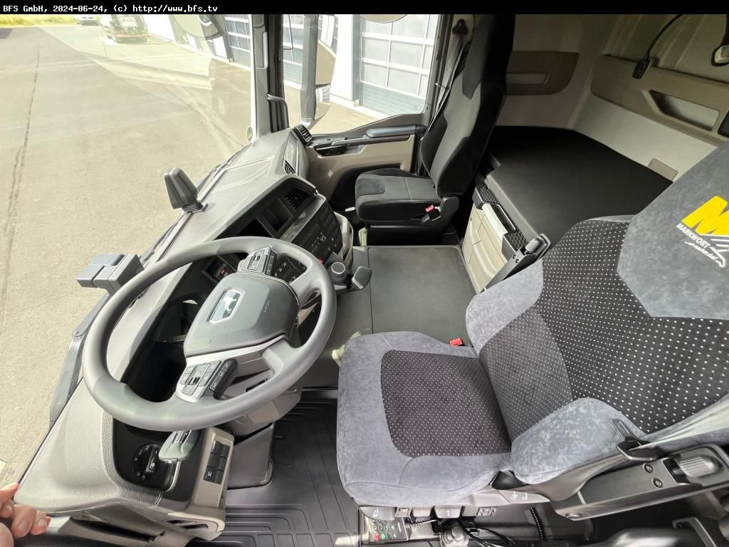 MAN TGS (TG3) 18.520 4x4 BL SA hohe Bauart, Kipphydr - شاحنة جرار: صور 4 MAN TGS (TG3) 18.520 4x4 BL SA hohe Bauart, Kipphydr - شاحنة جرار: صور 4