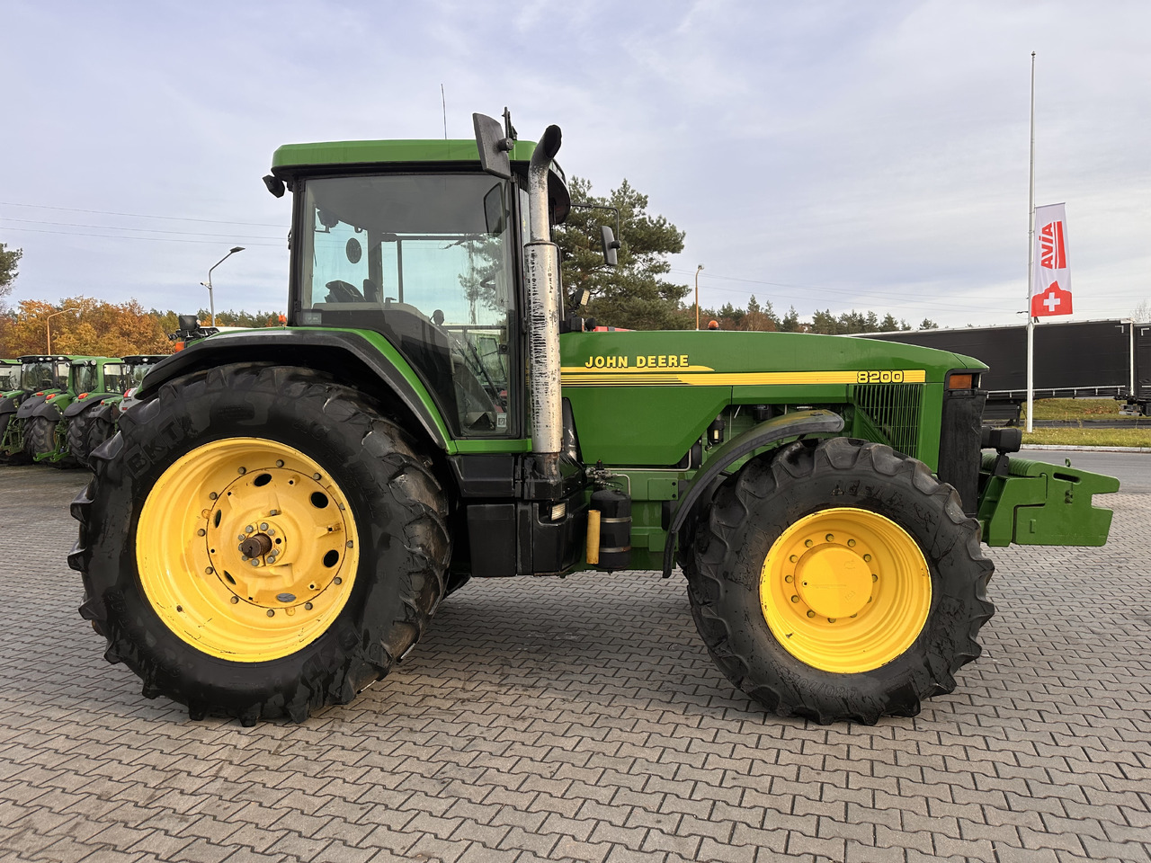 John Deere 8200 PowerShift 8.1 - جرار: صور 3 John Deere 8200 PowerShift 8.1 - جرار: صور 3