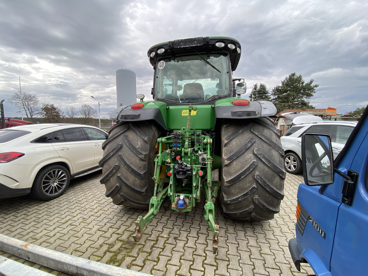 جرار John Deere 8335 R AutoPower 50 km/h 370 PS: صور 12