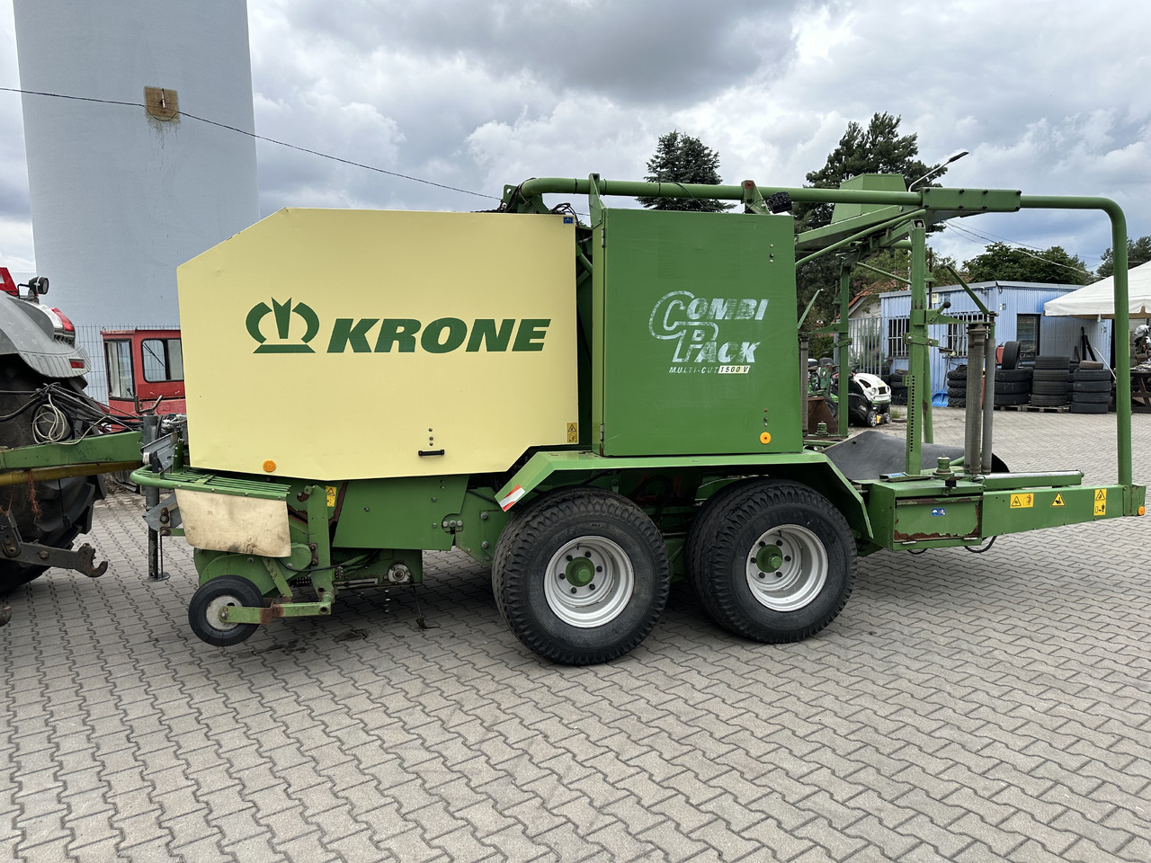 Krone COMBI PACK 1500 V MC - مكبس القش الدائري: صور 3 Krone COMBI PACK 1500 V MC - مكبس القش الدائري: صور 3