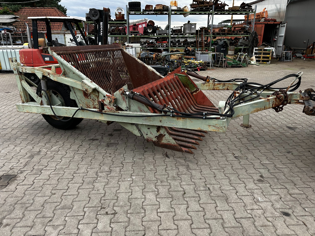 Zbieracz kamieni Fortschritt Steinsammler Steinsammelwagen - ال معدات حراثه: صور 3 Zbieracz kamieni Fortschritt Steinsammler Steinsammelwagen - ال معدات حراثه: صور 3