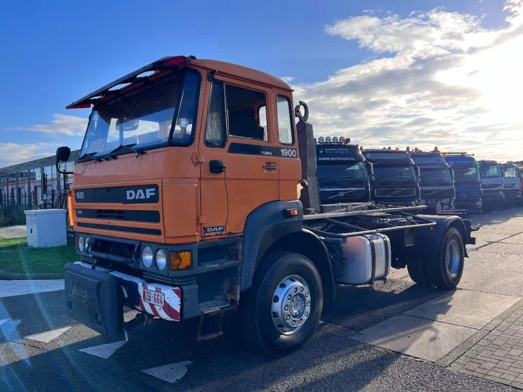 DAF 1900 TURBO 4X4 HOOKLIFT - شاحنة ذات الخطاف: صور 1 DAF 1900 TURBO 4X4 HOOKLIFT - شاحنة ذات الخطاف: صور 1