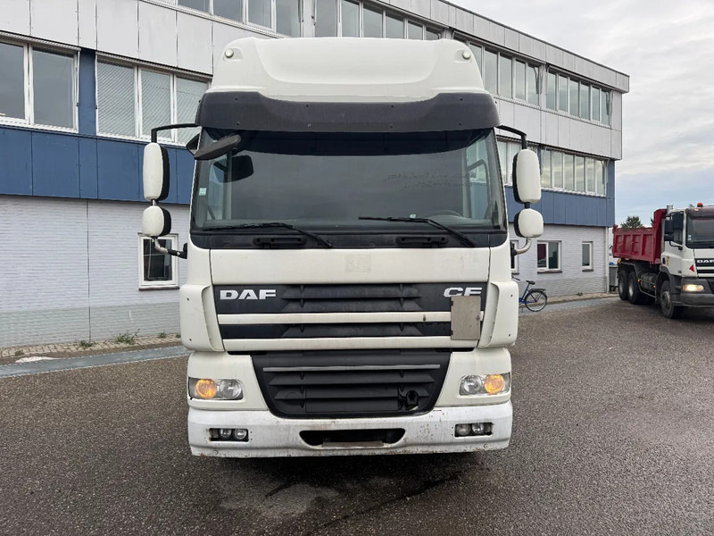 DAF CF 85.460 4X2 EURO 5 SLEEPER CAB - شاحنة جرار: صور 2 DAF CF 85.460 4X2 EURO 5 SLEEPER CAB - شاحنة جرار: صور 2