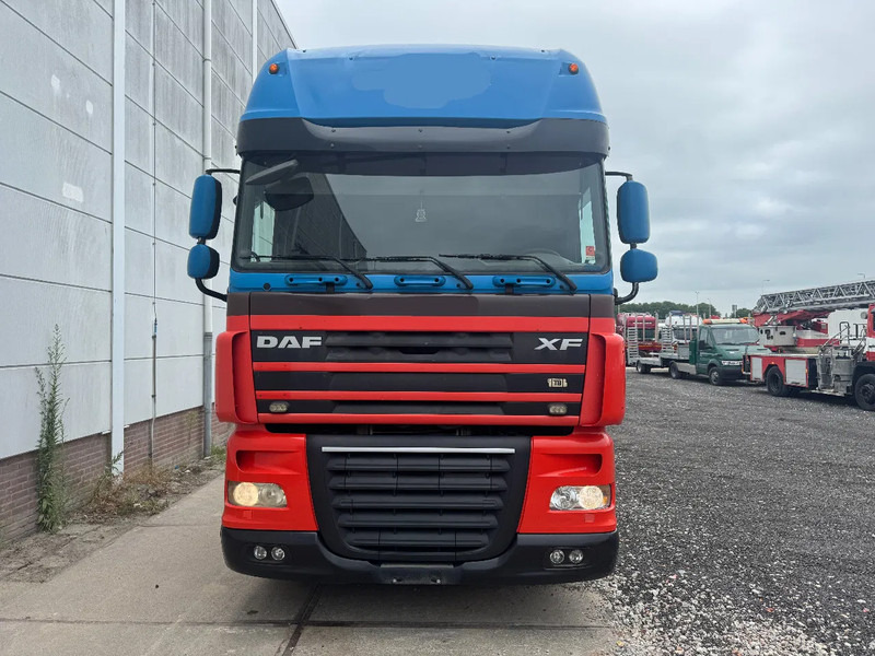 DAF XF 105.410 6X2 MANUAL GEARBOX - EURO 4 - شاحنة جرار: صور 2 DAF XF 105.410 6X2 MANUAL GEARBOX - EURO 4 - شاحنة جرار: صور 2