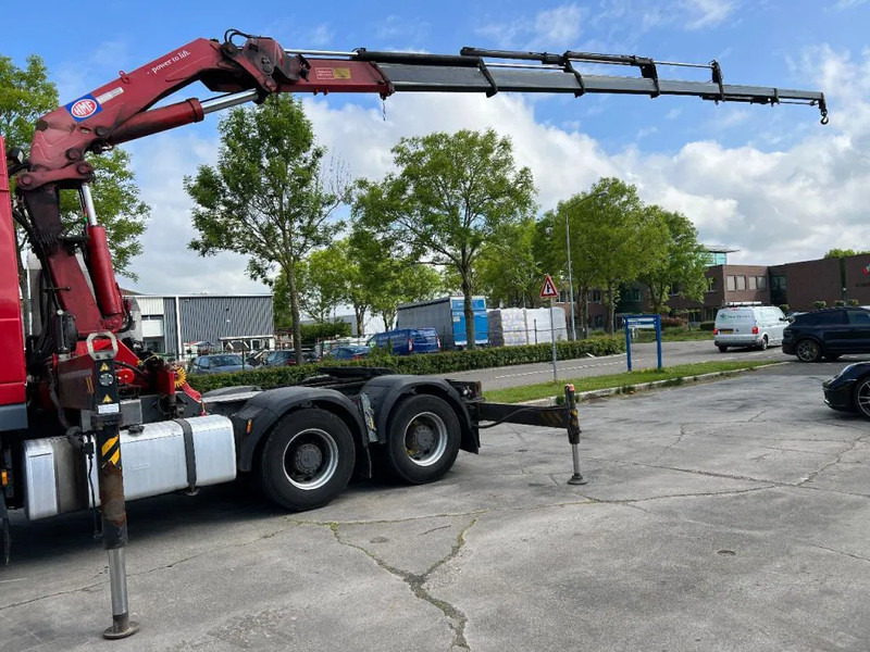 DAF XF 105.460 6X4 EURO 5 + HMF 4220 K6 + REMOTE CONTROL + RETARDER - شاحنة كرين: صور 4 DAF XF 105.460 6X4 EURO 5 + HMF 4220 K6 + REMOTE CONTROL + RETARDER - شاحنة كرين: صور 4