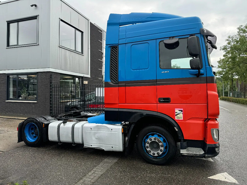 DAF XF 440 4X2 EURO 6 MEGA LOW DECK - شاحنة جرار: صور 4 DAF XF 440 4X2 EURO 6 MEGA LOW DECK - شاحنة جرار: صور 4