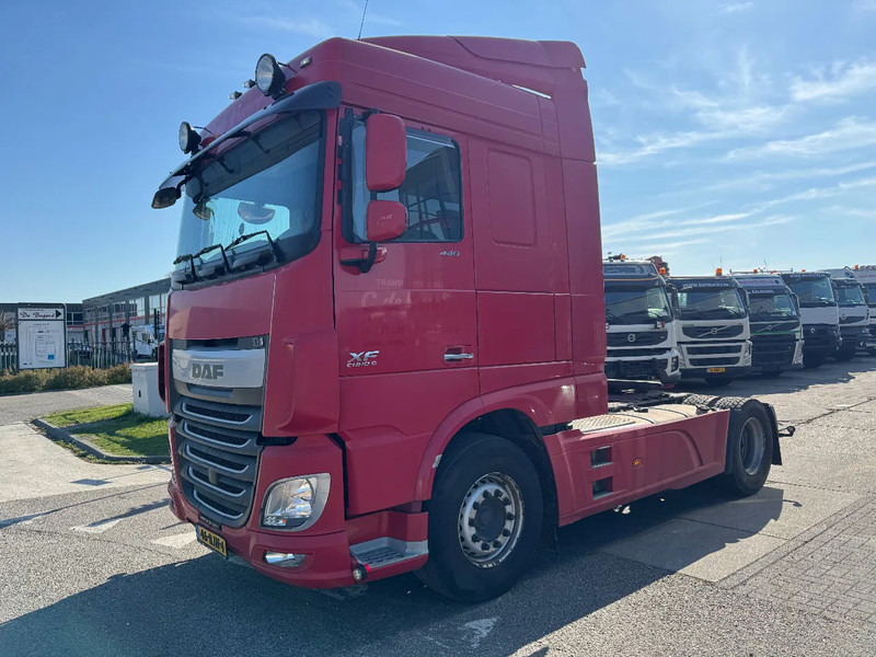 DAF XF 440 4X2 EURO 6 SKIRTS 2017 - شاحنة جرار: صور 1 DAF XF 440 4X2 EURO 6 SKIRTS 2017 - شاحنة جرار: صور 1