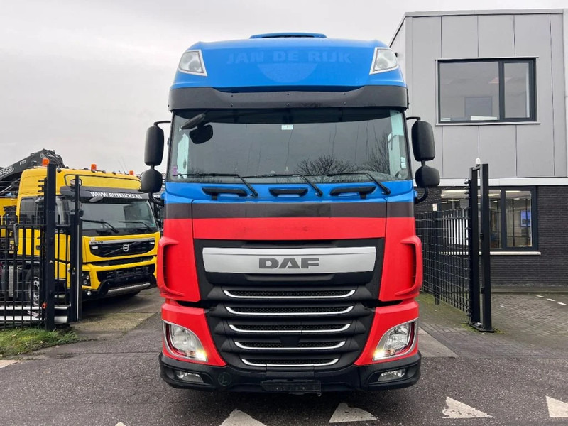 DAF XF 440 4X2 MEGA 678.649km - شاحنة جرار: صور 2 DAF XF 440 4X2 MEGA 678.649km - شاحنة جرار: صور 2