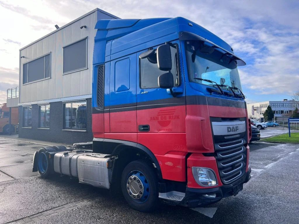 DAF XF 440 SC 4X2 MEGA 757.858km - شاحنة جرار: صور 3 DAF XF 440 SC 4X2 MEGA 757.858km - شاحنة جرار: صور 3