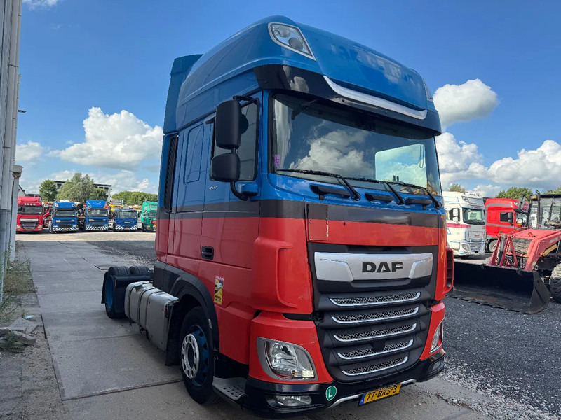DAF XF 450 4X2 EURO 6 MEGA - شاحنة جرار: صور 3 DAF XF 450 4X2 EURO 6 MEGA - شاحنة جرار: صور 3