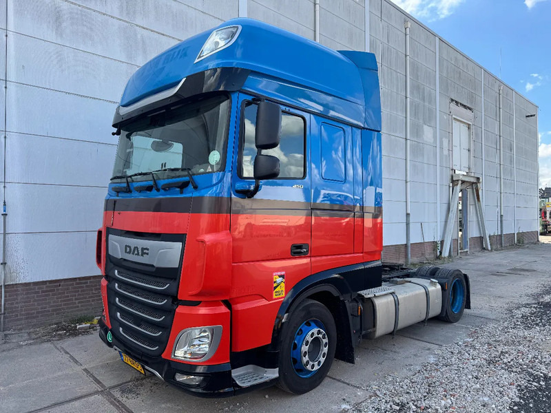 شاحنة جرار DAF XF 450 4X2 EURO 6 MEGA: صور 1