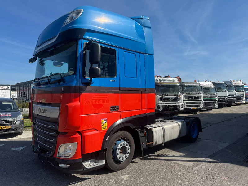 DAF XF 450 4X2 EURO 6 - شاحنة جرار: صور 1 DAF XF 450 4X2 EURO 6 - شاحنة جرار: صور 1