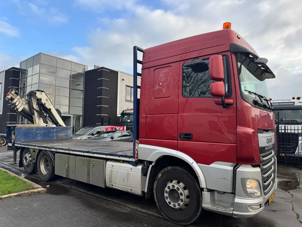 DAF XF 510 6X2 EURO 6 + HIAB 166 HI PRO + REMOTE CON - شاحنة كرين, شاحنات مسطحة: صور 2 DAF XF 510 6X2 EURO 6 + HIAB 166 HI PRO + REMOTE CON - شاحنة كرين, شاحنات مسطحة: صور 2