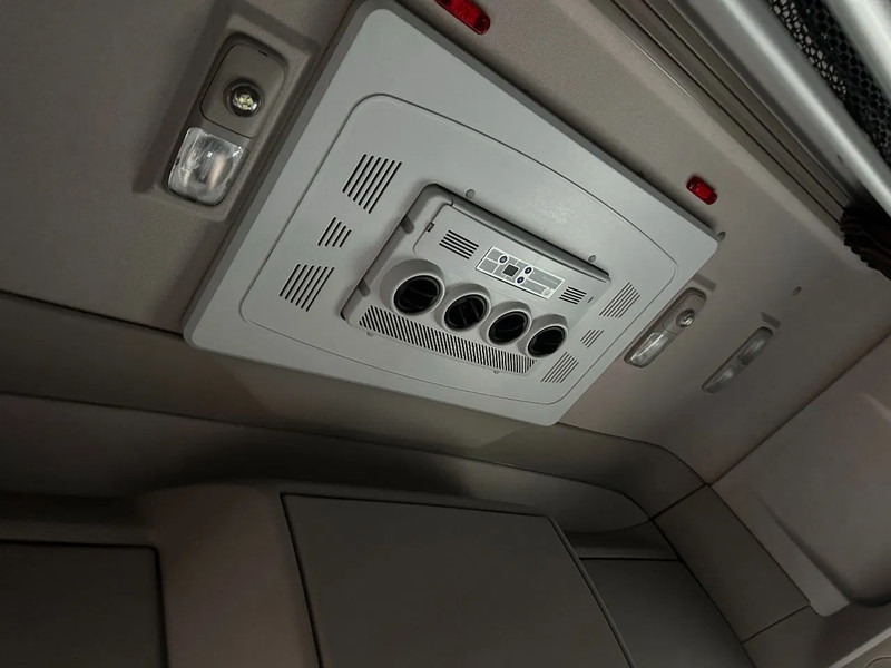 شاحنة جرار DAF XF 530 8X4 140 TON 384000 KM: صور 15