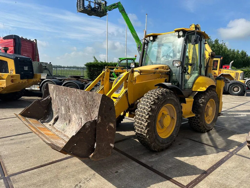 Komatsu WB97S-5E0 - حفار متعدد الاستخدام: صور 4 Komatsu WB97S-5E0 - حفار متعدد الاستخدام: صور 4