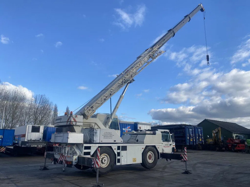 Liebherr LTM1030 - رافعة لجميع التضاريس: صور 2 Liebherr LTM1030 - رافعة لجميع التضاريس: صور 2