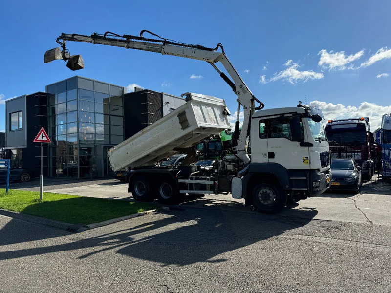 MAN TGS 26.400 6X4 HIAB 166D + REMOTE CONTROL + 2 WAYS KIPPER TÜV TILL 07-2025 - شاحنة كرين: صور 2 MAN TGS 26.400 6X4 HIAB 166D + REMOTE CONTROL + 2 WAYS KIPPER TÜV TILL 07-2025 - شاحنة كرين: صور 2