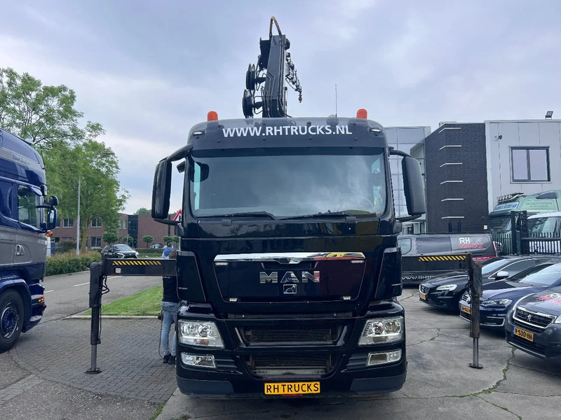 MAN TGS 35.440 8X2-4 + HIAB 220C-5 REMOTE + CABLE LIFT AUTOMATIC - شاحنة كرين: صور 3 MAN TGS 35.440 8X2-4 + HIAB 220C-5 REMOTE + CABLE LIFT AUTOMATIC - شاحنة كرين: صور 3