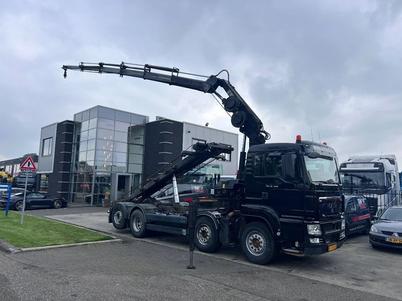 MAN TGS 35.440 8X2-4 + HIAB 220C-5 REMOTE + CABLE LIFT AUTOMATIC - شاحنة كرين: صور 1 MAN TGS 35.440 8X2-4 + HIAB 220C-5 REMOTE + CABLE LIFT AUTOMATIC - شاحنة كرين: صور 1