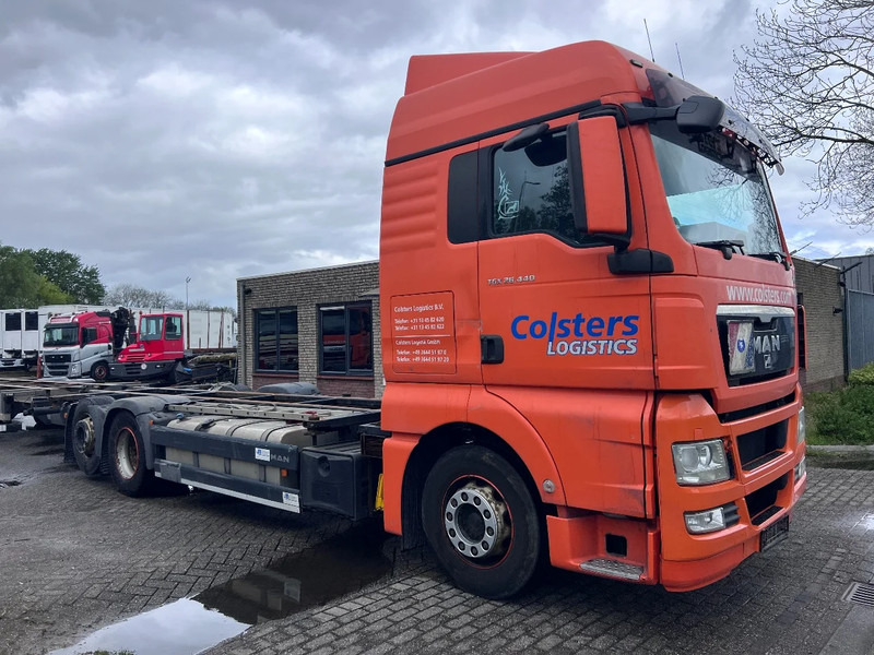 MAN TGX 26.440 XLX 6X2 EURO 5 - BDF CHASSIS + RETARDER - شاحنات الحاويات/ جسم علوي قابل للتغيير شاحنة: صور 3 MAN TGX 26.440 XLX 6X2 EURO 5 - BDF CHASSIS + RETARDER - شاحنات الحاويات/ جسم علوي قابل للتغيير شاحنة: صور 3