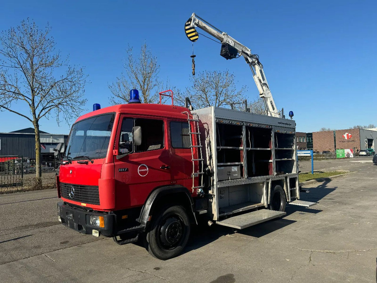 Mercedes-Benz 1117 4X2 FIRE TRUCK HIAB 050A ONLY 105787 KM - شاحنة, شاحنة كرين: صور 1 Mercedes-Benz 1117 4X2 FIRE TRUCK HIAB 050A ONLY 105787 KM - شاحنة, شاحنة كرين: صور 1
