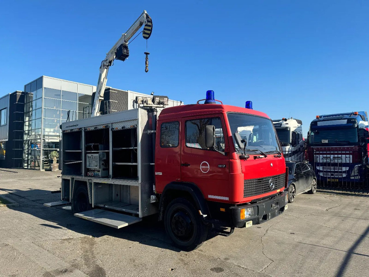 Mercedes-Benz 1117 4X2 FIRE TRUCK HIAB 050A ONLY 105787 KM - شاحنة, شاحنة كرين: صور 2 Mercedes-Benz 1117 4X2 FIRE TRUCK HIAB 050A ONLY 105787 KM - شاحنة, شاحنة كرين: صور 2