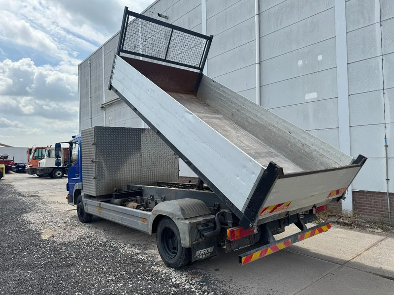 Mercedes-Benz Atego 815 4X2 3 WAY KIPPER FULL STEEL MANUAL GEAR - قلابات: صور 5 Mercedes-Benz Atego 815 4X2 3 WAY KIPPER FULL STEEL MANUAL GEAR - قلابات: صور 5