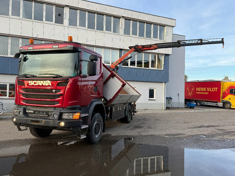Scania G370 4X4 EURO 6 + 3-SIDE TIPPER + PALFINGER PK9002 + REMOTE - شاحنة كرين: صور 1 Scania G370 4X4 EURO 6 + 3-SIDE TIPPER + PALFINGER PK9002 + REMOTE - شاحنة كرين: صور 1