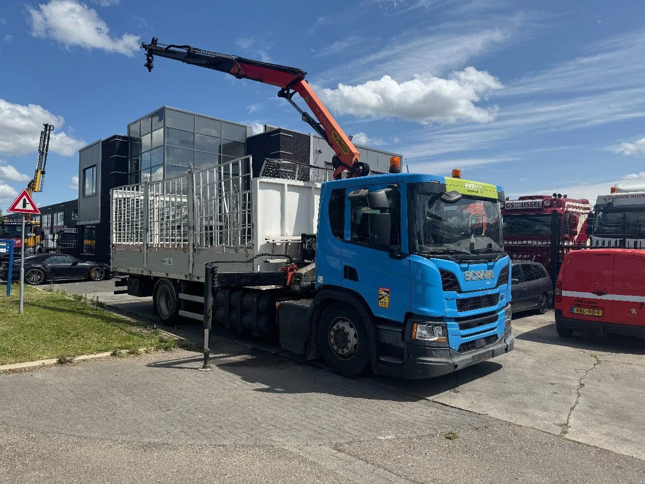 Scania P280 4X2 EURO 6 PALFINGER PK12002 + REMOTE CONTR - شاحنات مسطحة, شاحنة كرين: صور 1 Scania P280 4X2 EURO 6 PALFINGER PK12002 + REMOTE CONTR - شاحنات مسطحة, شاحنة كرين: صور 1
