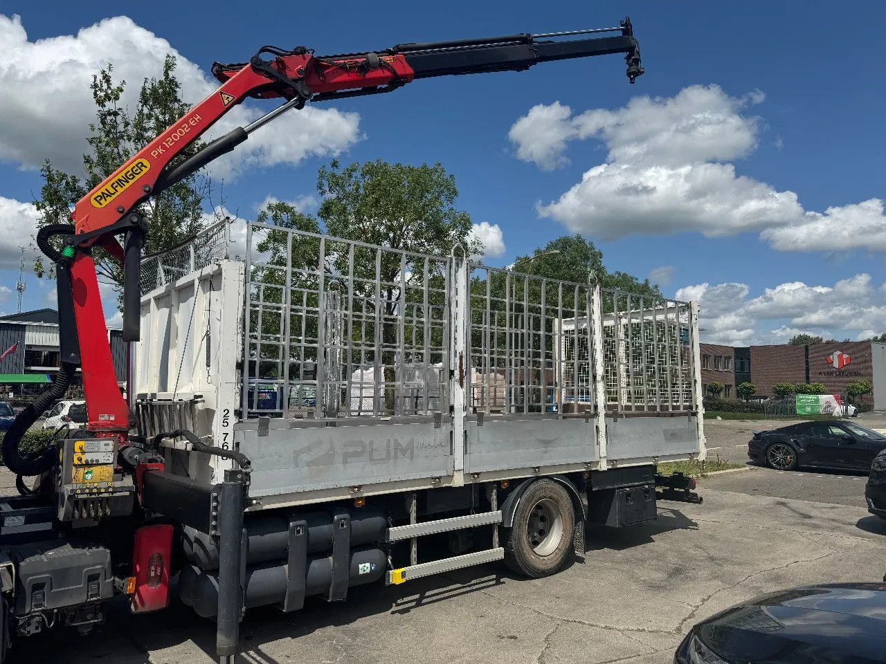 Scania P280 4X2 EURO 6 PALFINGER PK12002 + REMOTE CONTR - شاحنات مسطحة, شاحنة كرين: صور 5 Scania P280 4X2 EURO 6 PALFINGER PK12002 + REMOTE CONTR - شاحنات مسطحة, شاحنة كرين: صور 5
