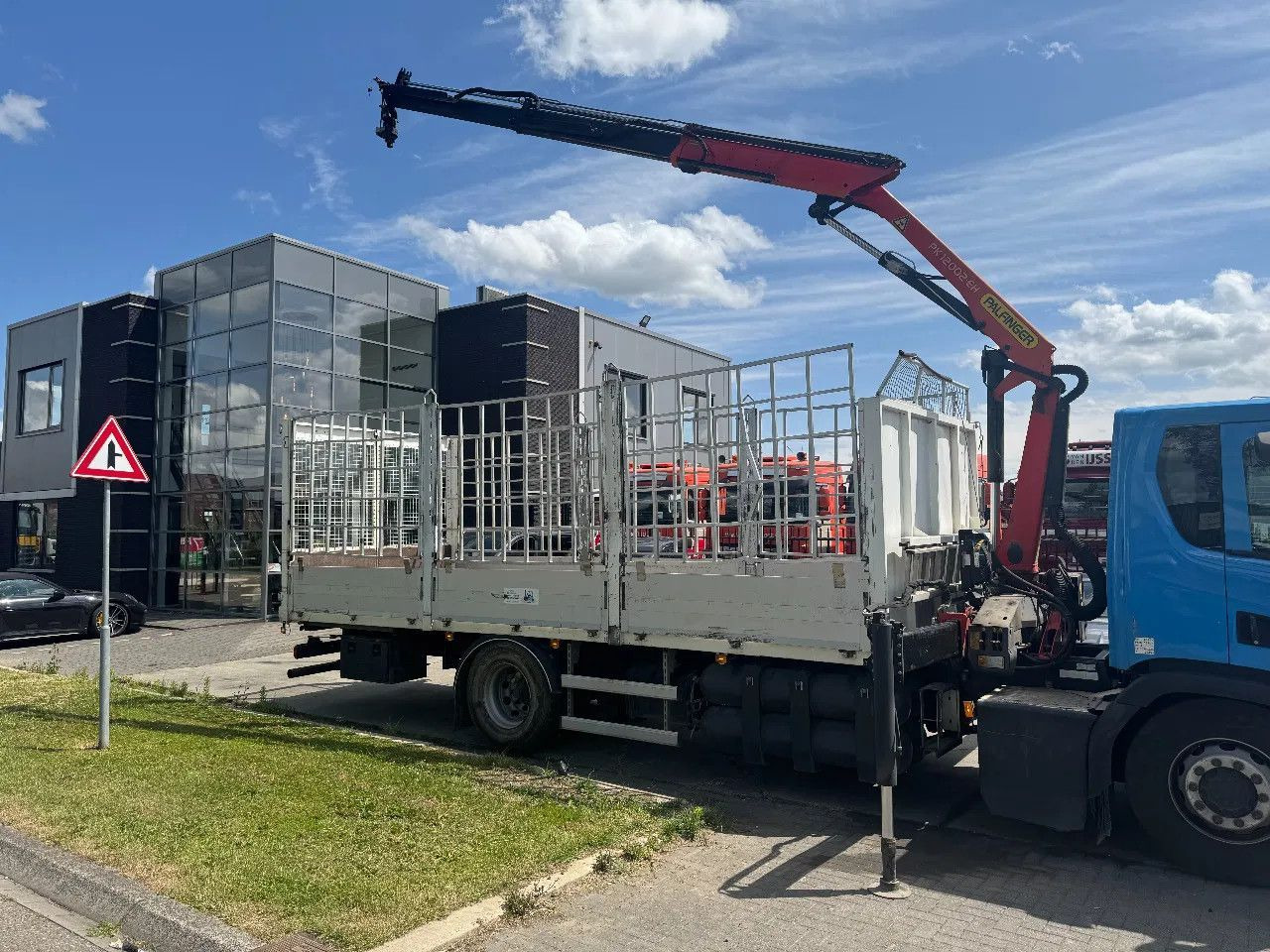 Scania P280 4X2 EURO 6 PALFINGER PK12002 + REMOTE CONTR - شاحنات مسطحة, شاحنة كرين: صور 4 Scania P280 4X2 EURO 6 PALFINGER PK12002 + REMOTE CONTR - شاحنات مسطحة, شاحنة كرين: صور 4