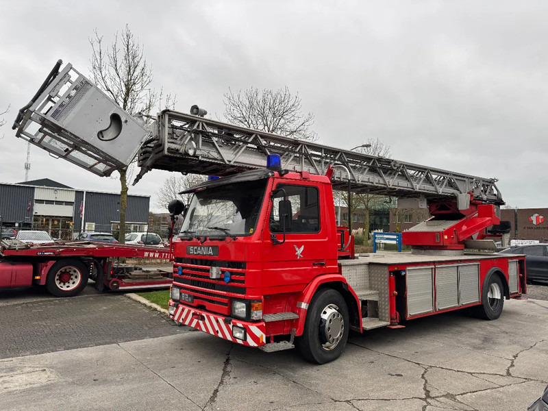 Scania P82 4X2 - FIRE TRUCK - 30M LIFT - المطافئ: صور 1 Scania P82 4X2 - FIRE TRUCK - 30M LIFT - المطافئ: صور 1