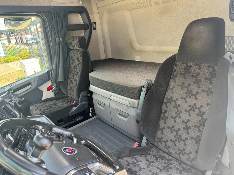 شاحنة جرار Scania R520 V8 NGS 6X4 EURO 6: صور 9 شاحنة جرار Scania R520 V8 NGS 6X4 EURO 6: صور 9