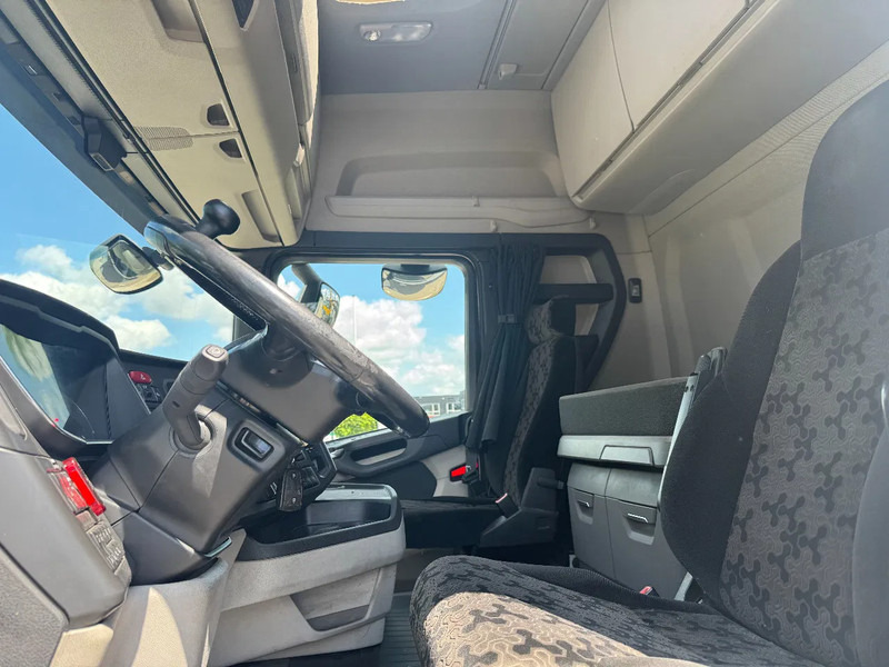 شاحنة جرار Scania R520 V8 NGS 6X4 EURO 6: صور 8 شاحنة جرار Scania R520 V8 NGS 6X4 EURO 6: صور 8