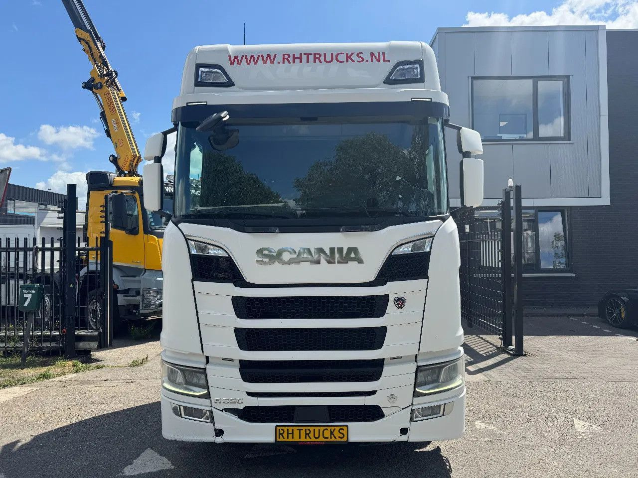Scania R520 V8 NGS 6X4 EURO 6 - شاحنة جرار: صور 2 Scania R520 V8 NGS 6X4 EURO 6 - شاحنة جرار: صور 2