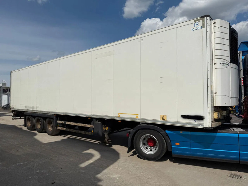 Schmitz Cargobull Schmitz Cargobull PRICES FROM €6950 TO €8950,- 40 X CARRIER 1850 MT D/E SAF AXELS - مبردة نصف مقطورة: صور 3 Schmitz Cargobull Schmitz Cargobull PRICES FROM €6950 TO €8950,- 40 X CARRIER 1850 MT D/E SAF AXELS - مبردة نصف مقطورة: صور 3