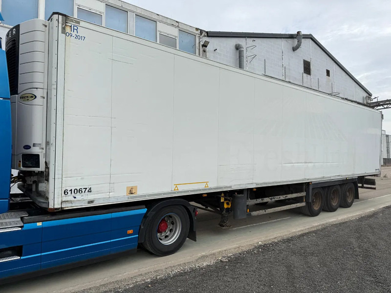 Schmitz Cargobull Schmitz Cargobull PRICES FROM €6950 TO €8950,- 40 X CARRIER 1850 MT D/E SAF AXELS - مبردة نصف مقطورة: صور 1 Schmitz Cargobull Schmitz Cargobull PRICES FROM €6950 TO €8950,- 40 X CARRIER 1850 MT D/E SAF AXELS - مبردة نصف مقطورة: صور 1