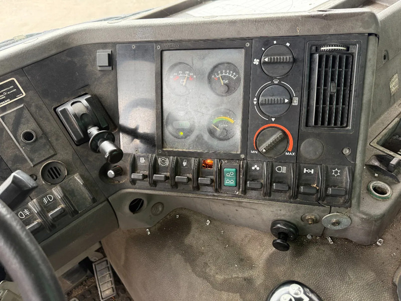 تأجير Volvo FL 12.420 6X2 MANUAL GEAR / FULL STEEL SUSP. / 10 TYRES / HUB REDUCT. + CABLELIFT TIPPER + CONTAINER FLATBED Volvo FL 12.420 6X2 MANUAL GEAR / FULL STEEL SUSP. / 10 TYRES / HUB REDUCT. + CABLELIFT TIPPER + CONTAINER FLATBED: صور 17