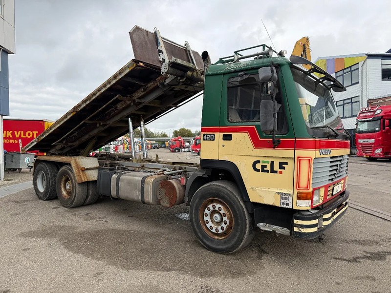 Volvo FL 12.420 6X2 MANUAL GEAR / FULL STEEL SUSP. / 10 TYRES / HUB REDUCT. + CABLELIFT TIPPER + CONTAINER FLATBED - شاحنة - نظام الكابلات: صور 3 Volvo FL 12.420 6X2 MANUAL GEAR / FULL STEEL SUSP. / 10 TYRES / HUB REDUCT. + CABLELIFT TIPPER + CONTAINER FLATBED - شاحنة - نظام الكابلات: صور 3
