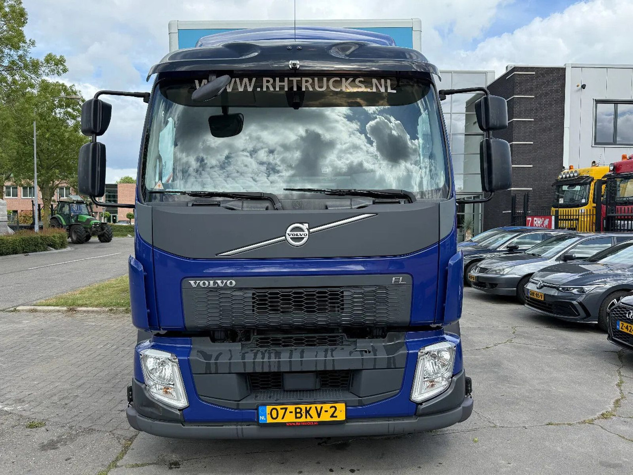Volvo FL 250 18 TON - ONLY 169.291 KM + DHOLLANDIA LIF - بصندوق مغلق شاحنة: صور 2 Volvo FL 250 18 TON - ONLY 169.291 KM + DHOLLANDIA LIF - بصندوق مغلق شاحنة: صور 2
