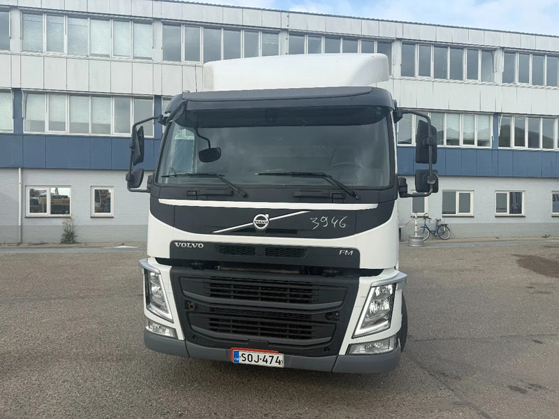 Volvo FM 330 FM 330 6X2 GESTUURD MET KM 235315 - الشاسيه شاحنة: صور 3 Volvo FM 330 FM 330 6X2 GESTUURD MET KM 235315 - الشاسيه شاحنة: صور 3